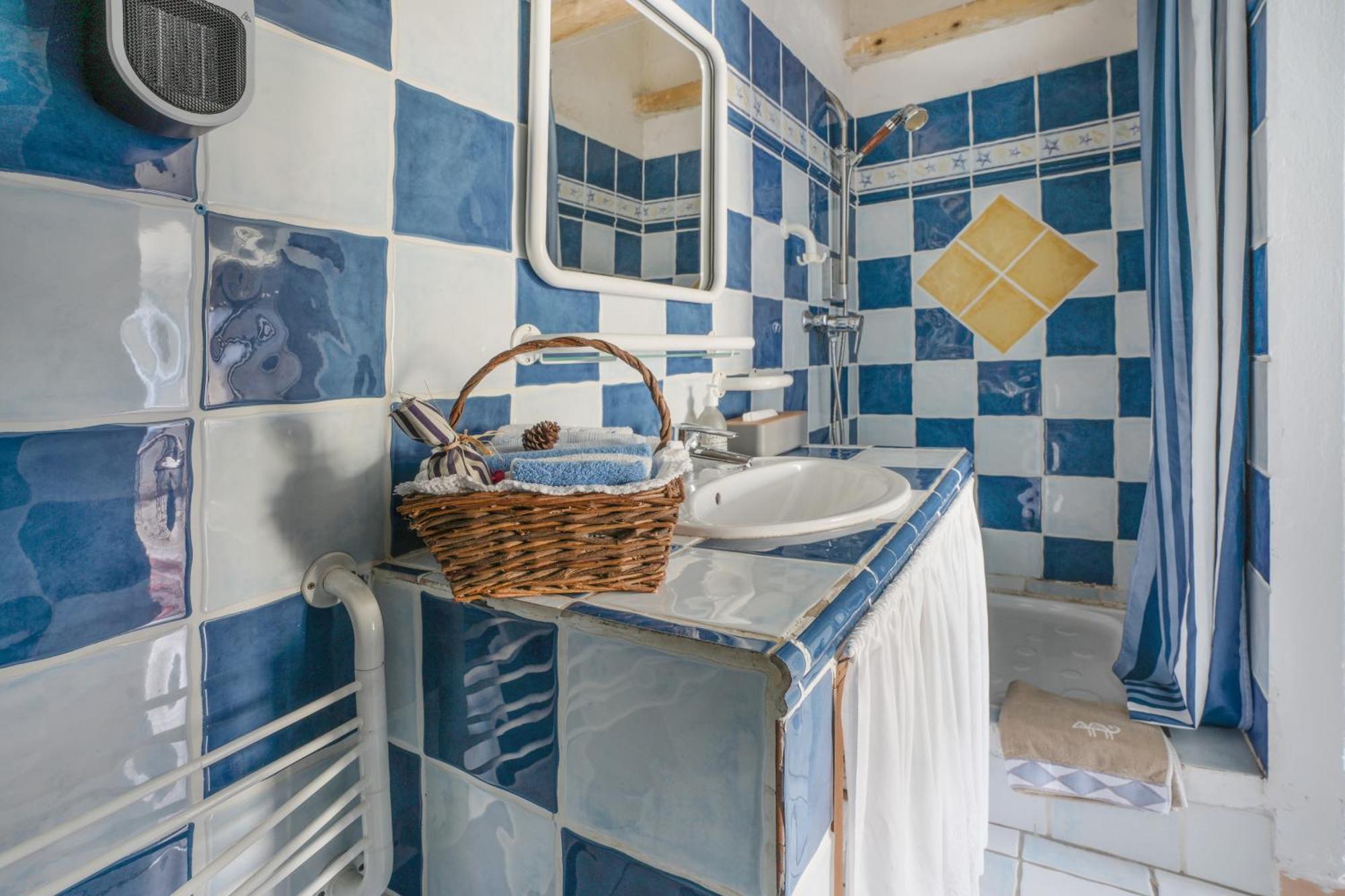 Clos Des Herissons - Chambres D'Hote - Piscine & Jardin Lauris Екстер'єр фото